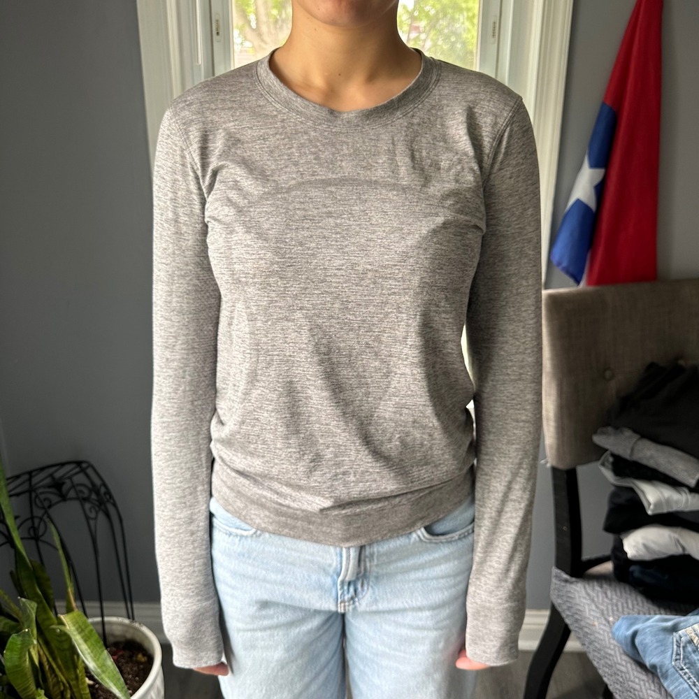 Lululemon Heathered Gray Long Sleeve Shirt Women's Size 6